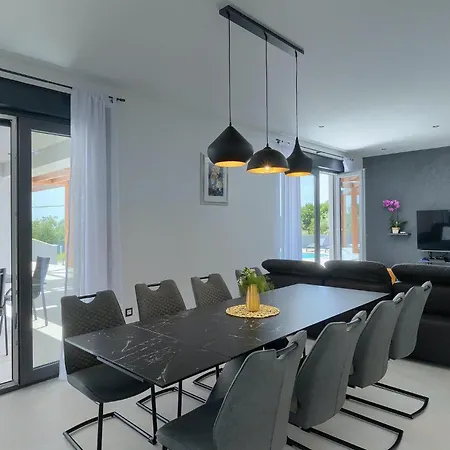 펜션 Posidonia 풀라