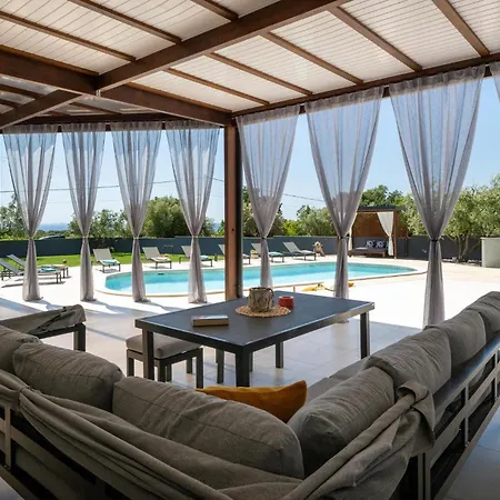 Posidonia Tatil Evi *