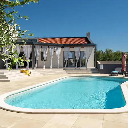 Posidonia Tatil Evi *